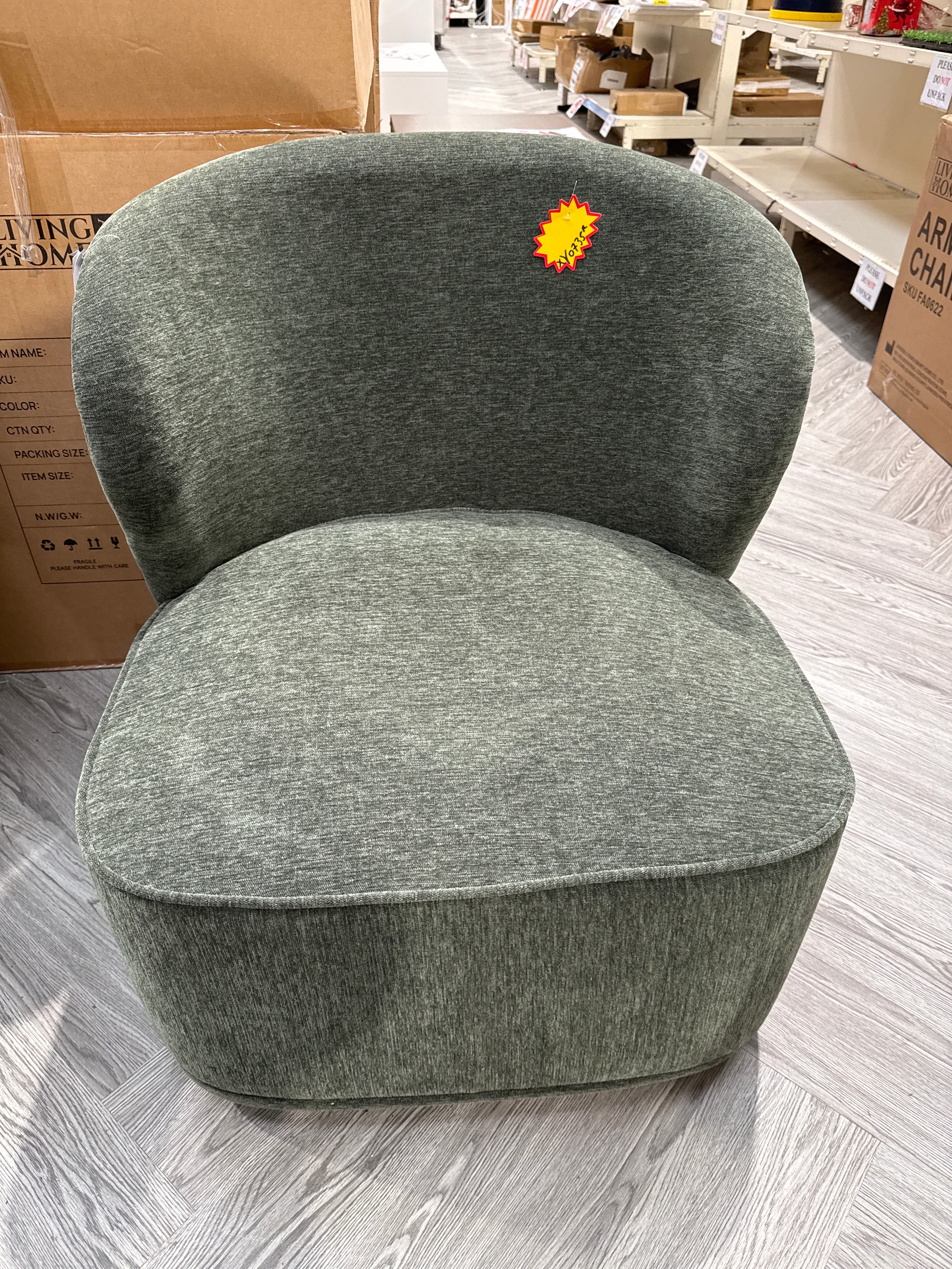 Chic Upholstered Swivel Chair Green