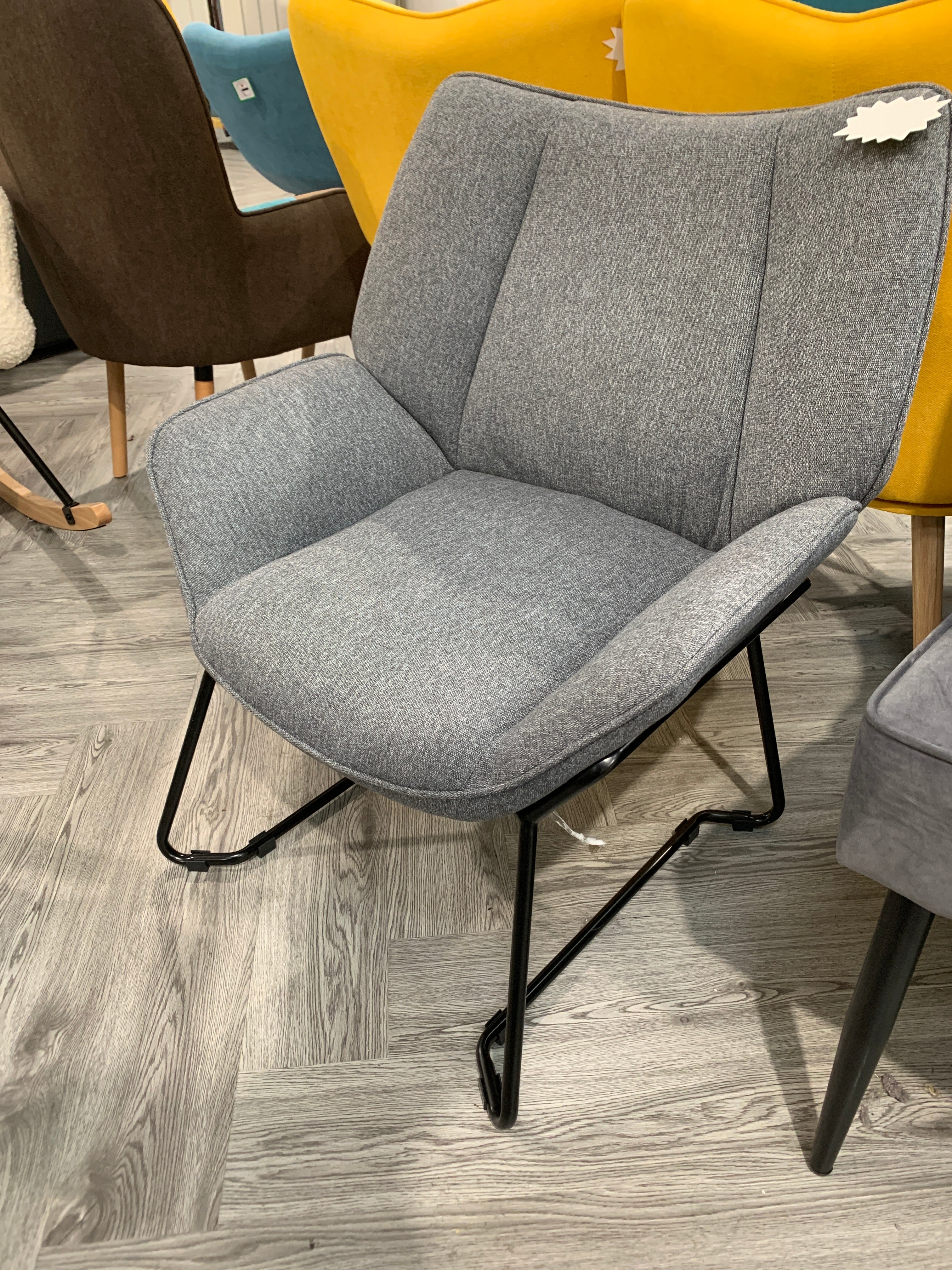 Minimalist Linen Upholstery Armchair with Black Iron Legs