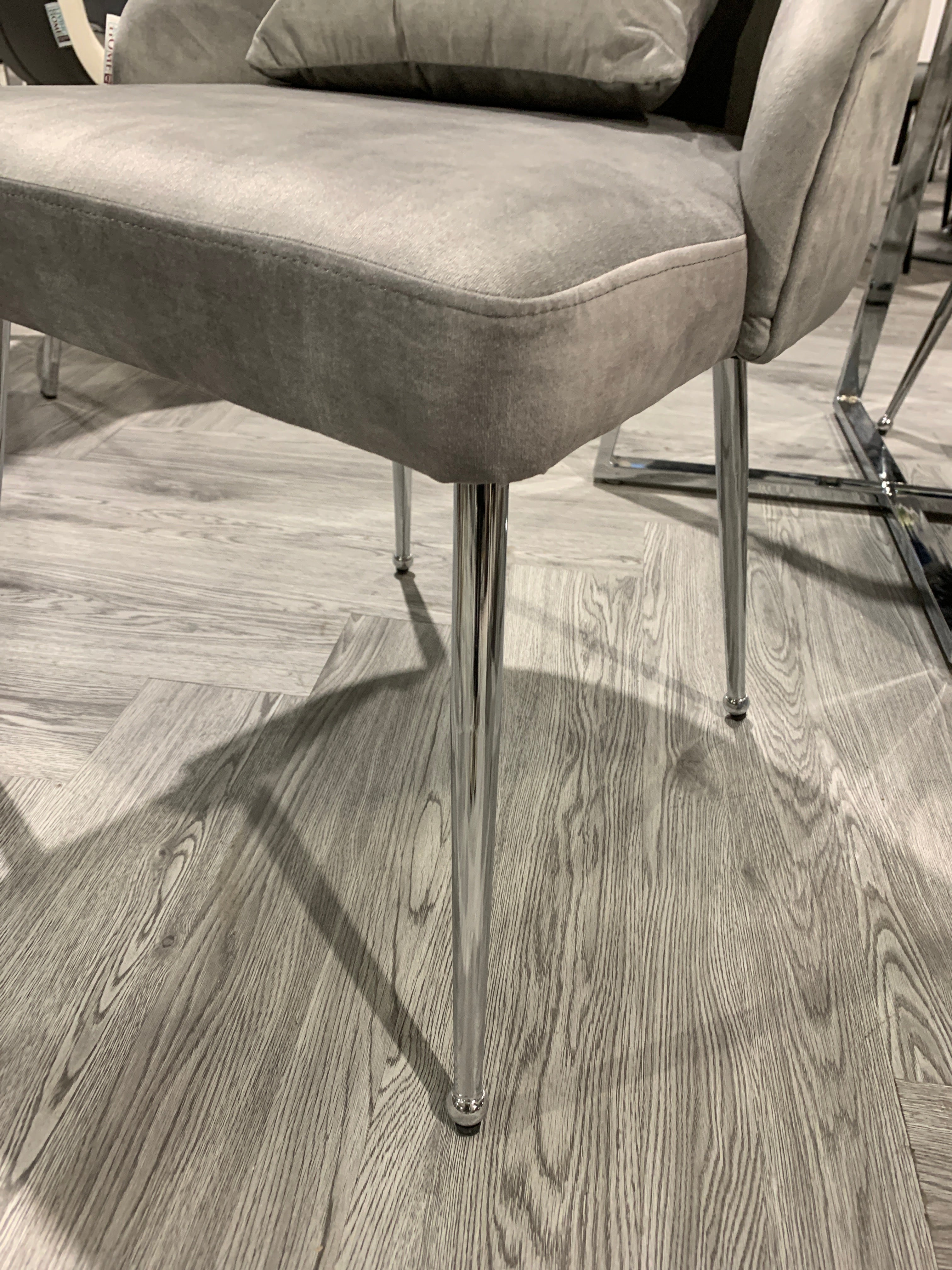 Grey Velvet Tufted Dining Chair with Cushion