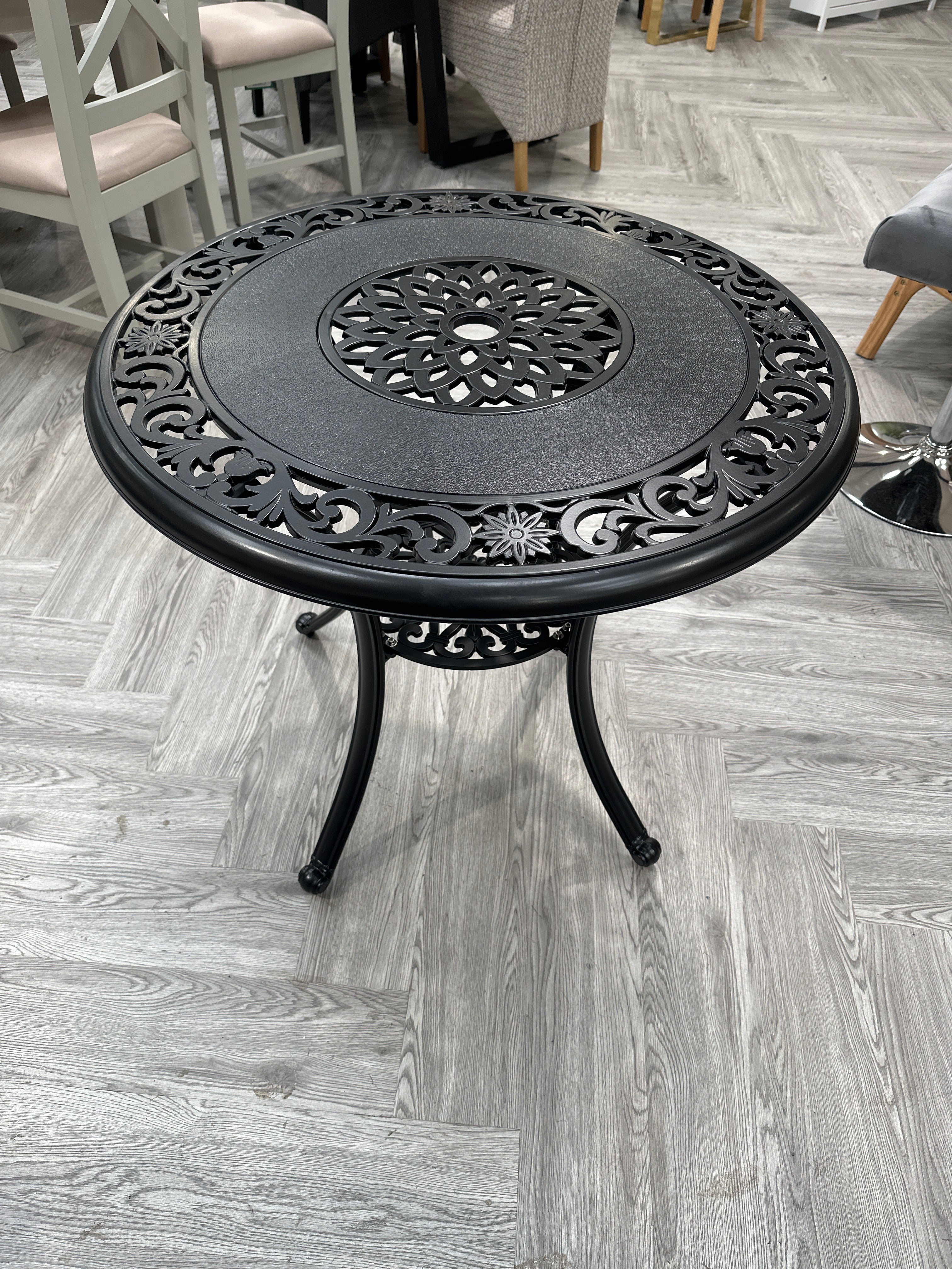 Cast Aluminium Patio Dining Table with Umbrella Hole