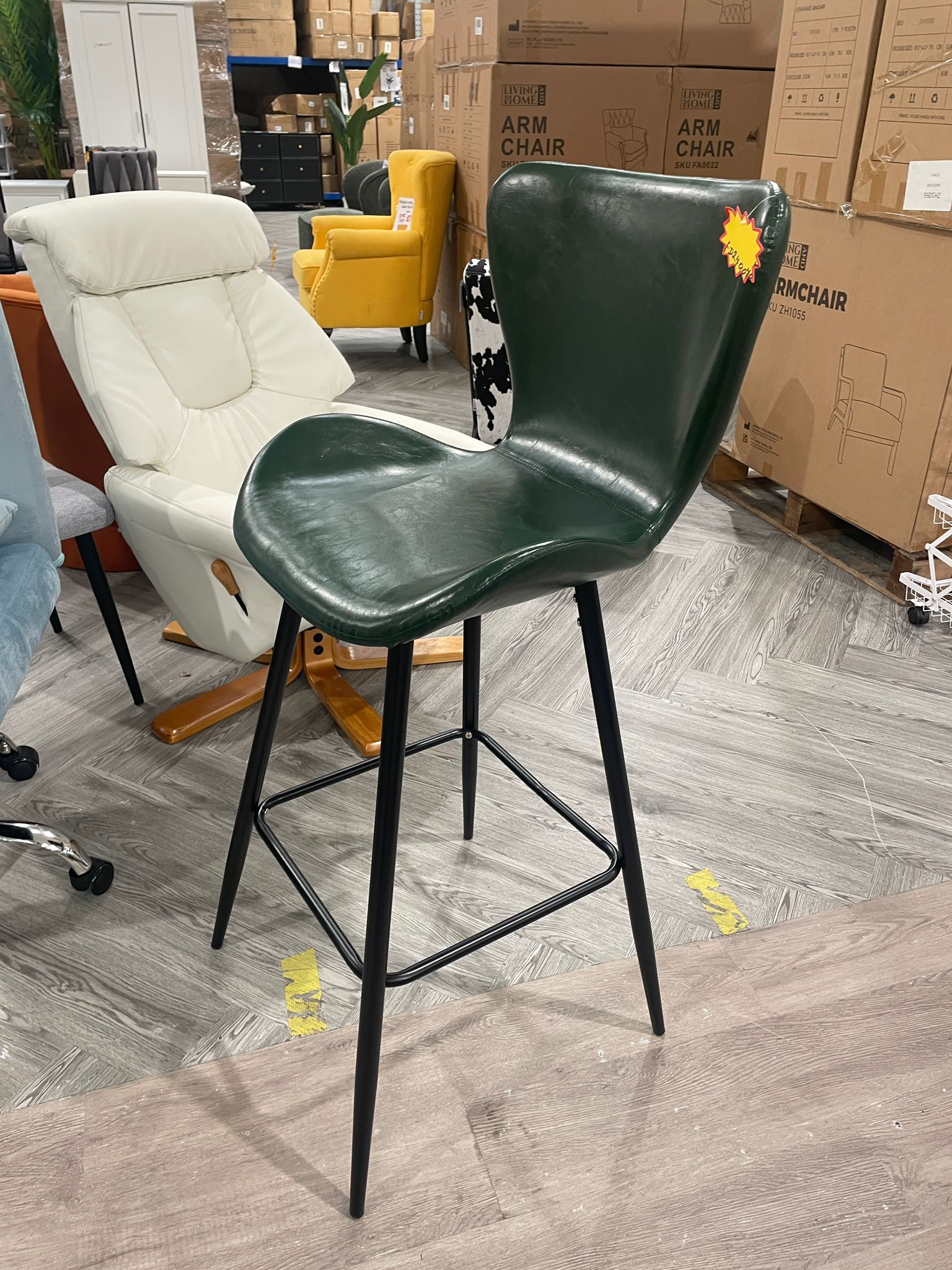 Bar Stool with Metal Legs and Footrest Green 1PC