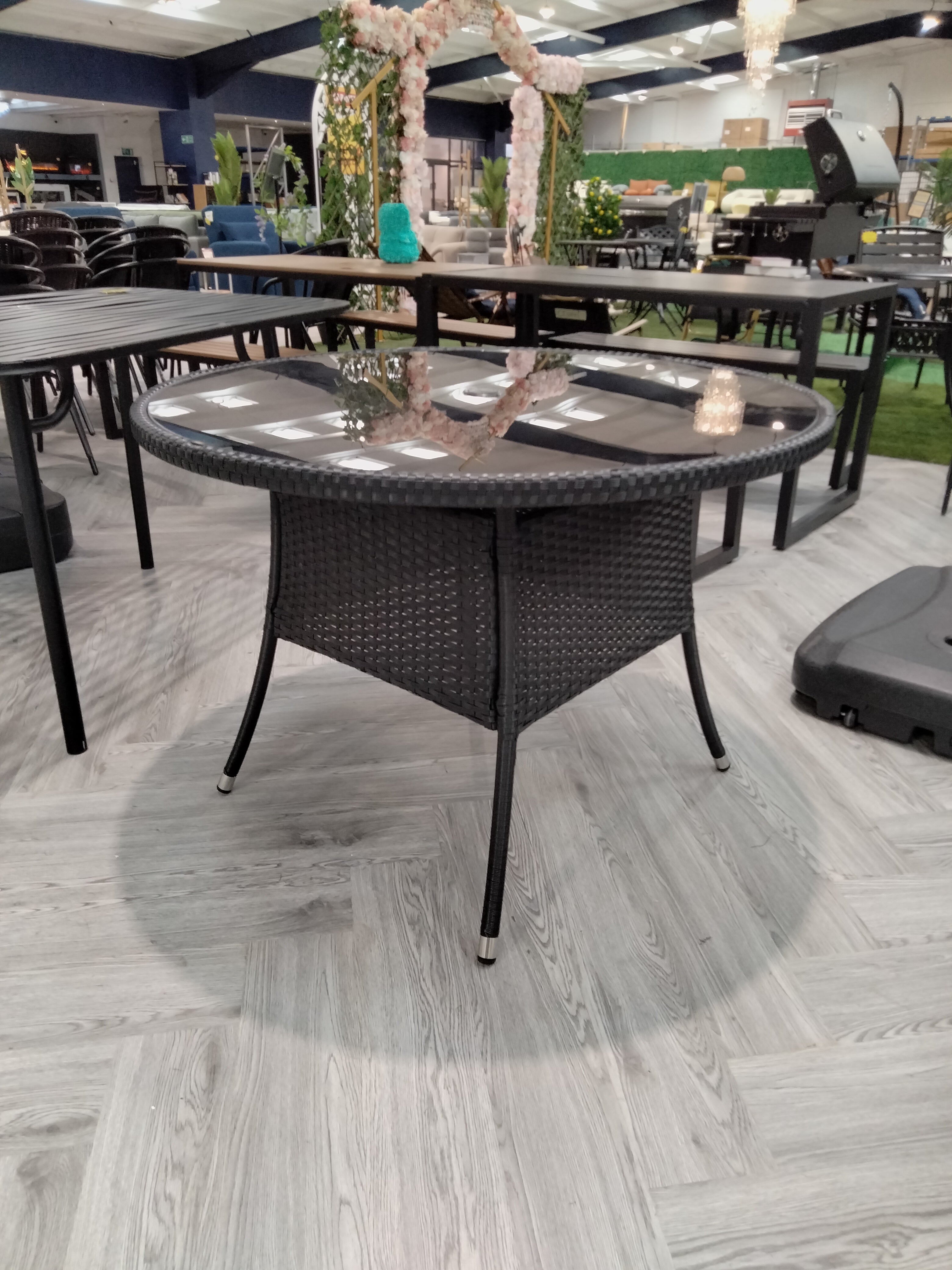 Rattan Wicker Tempered Glass Garden Table 105cm Dia