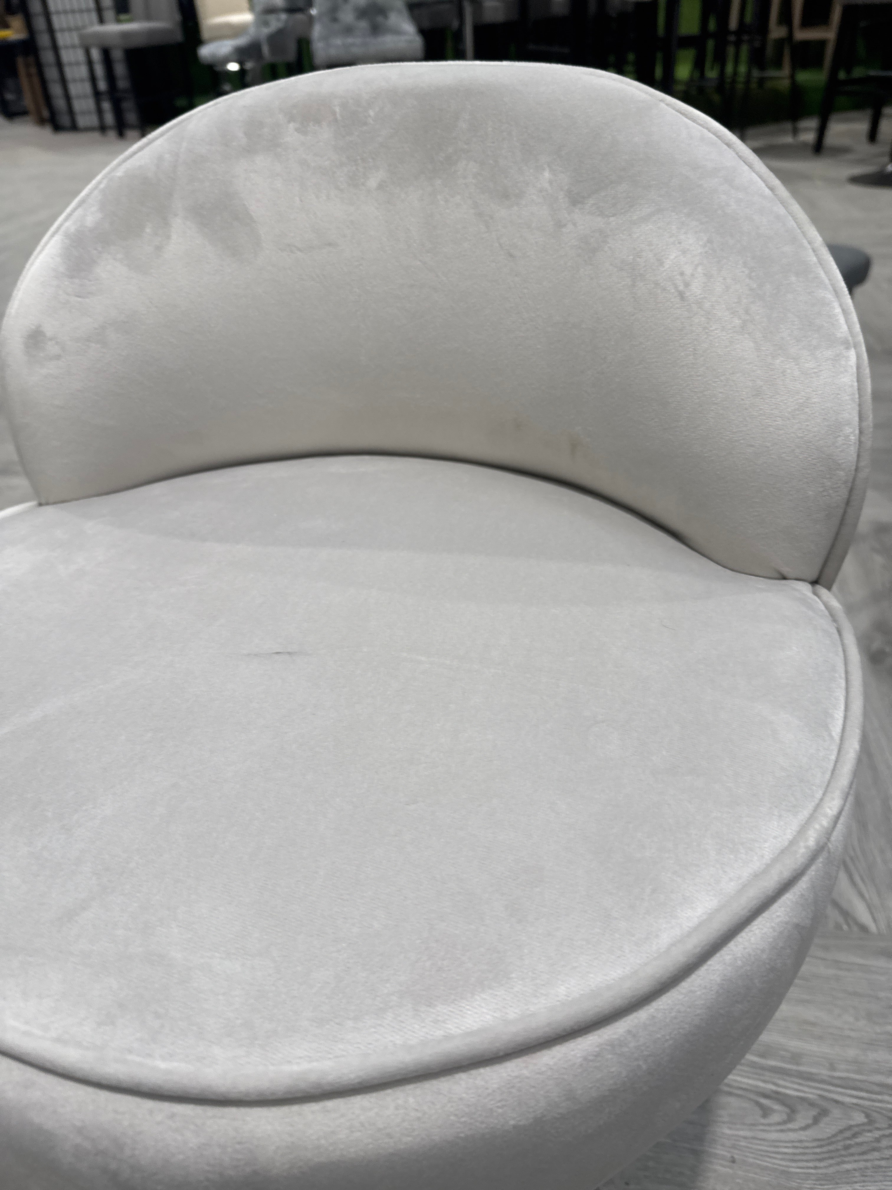 Modern Velvet Dressing Table Stool with Solid Wood Legs