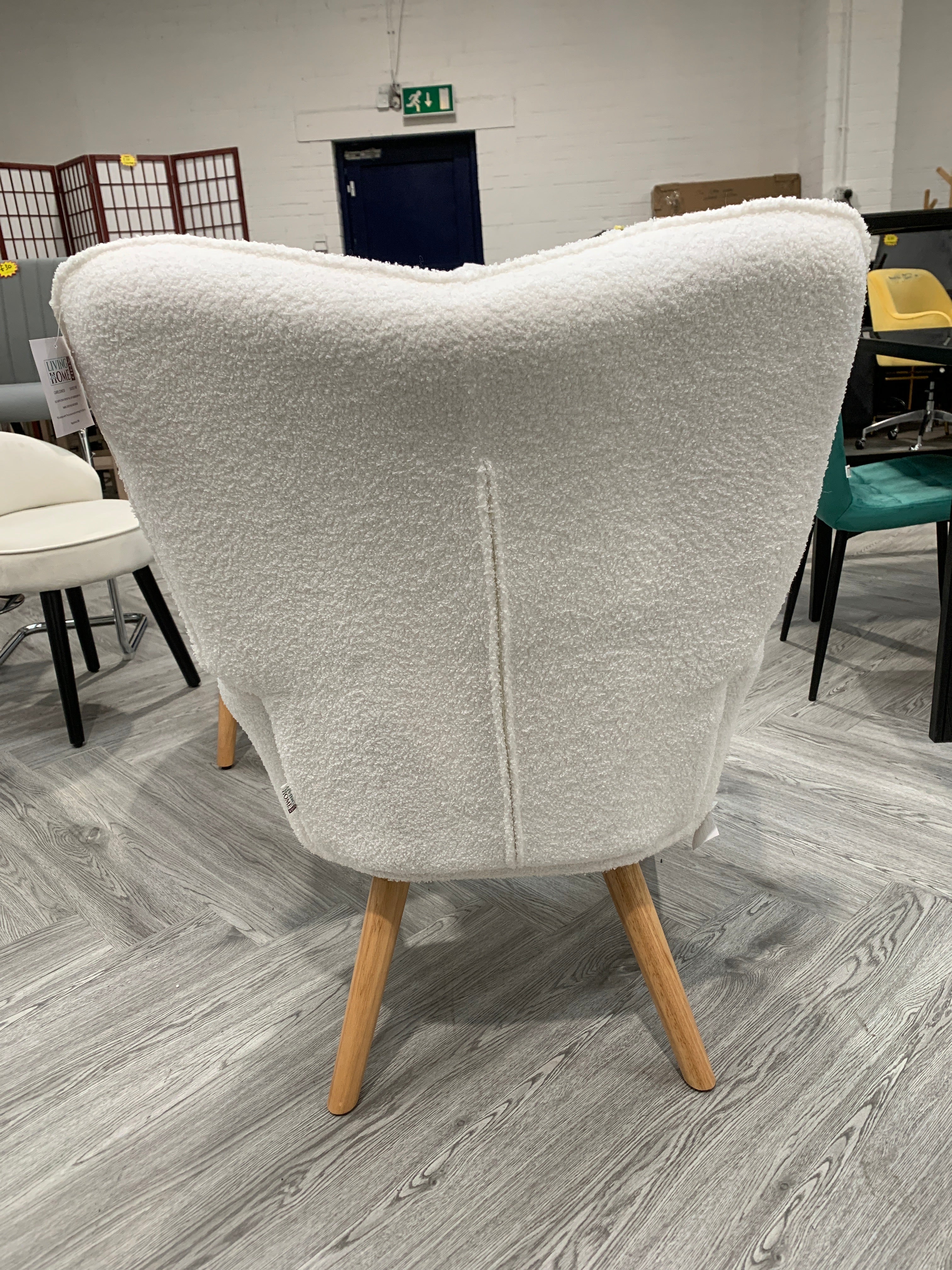 Button Tufted Modern Lounge Chair White