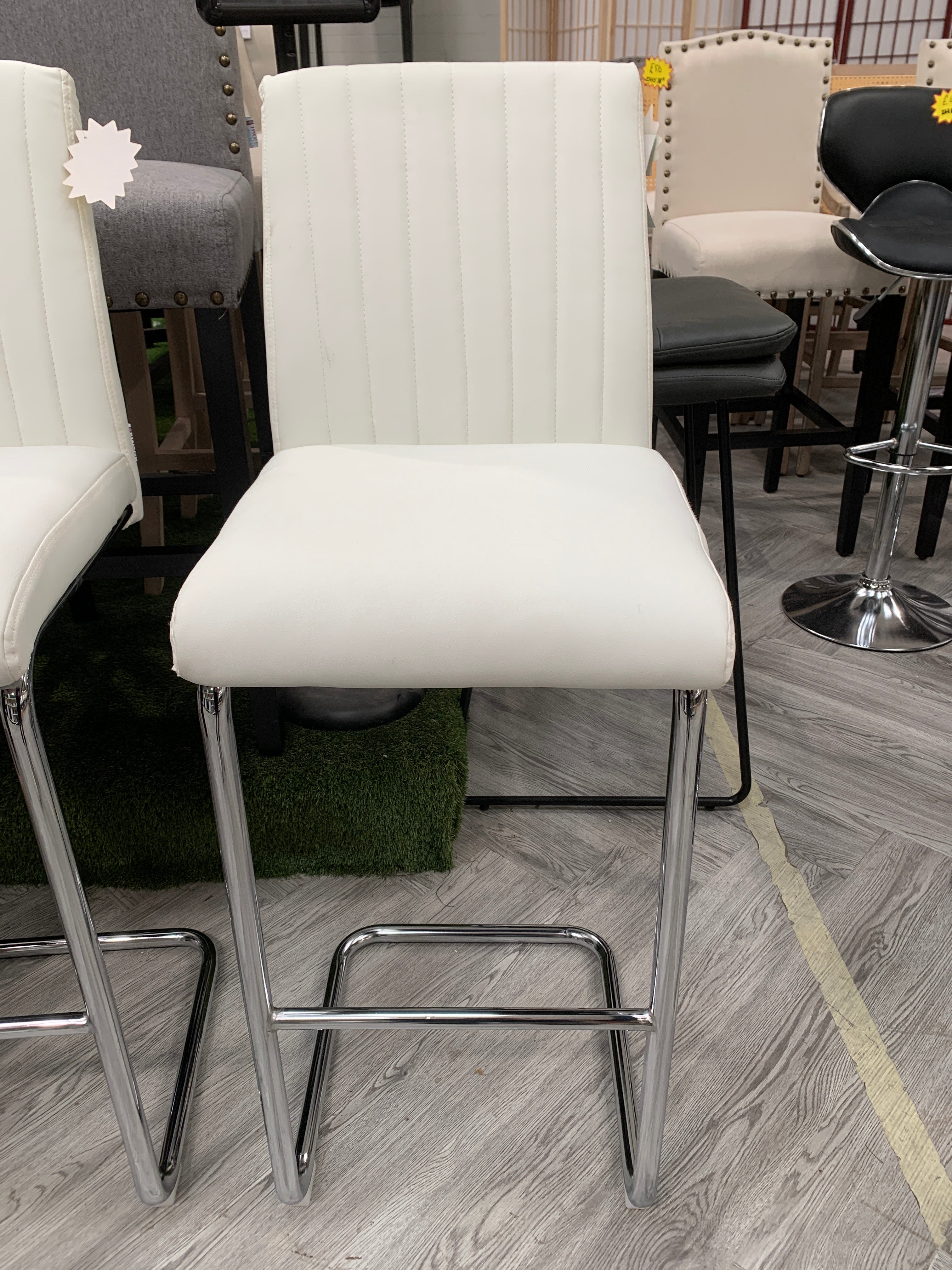 PU Leather Bar Stool with Chrome Base White 1PC