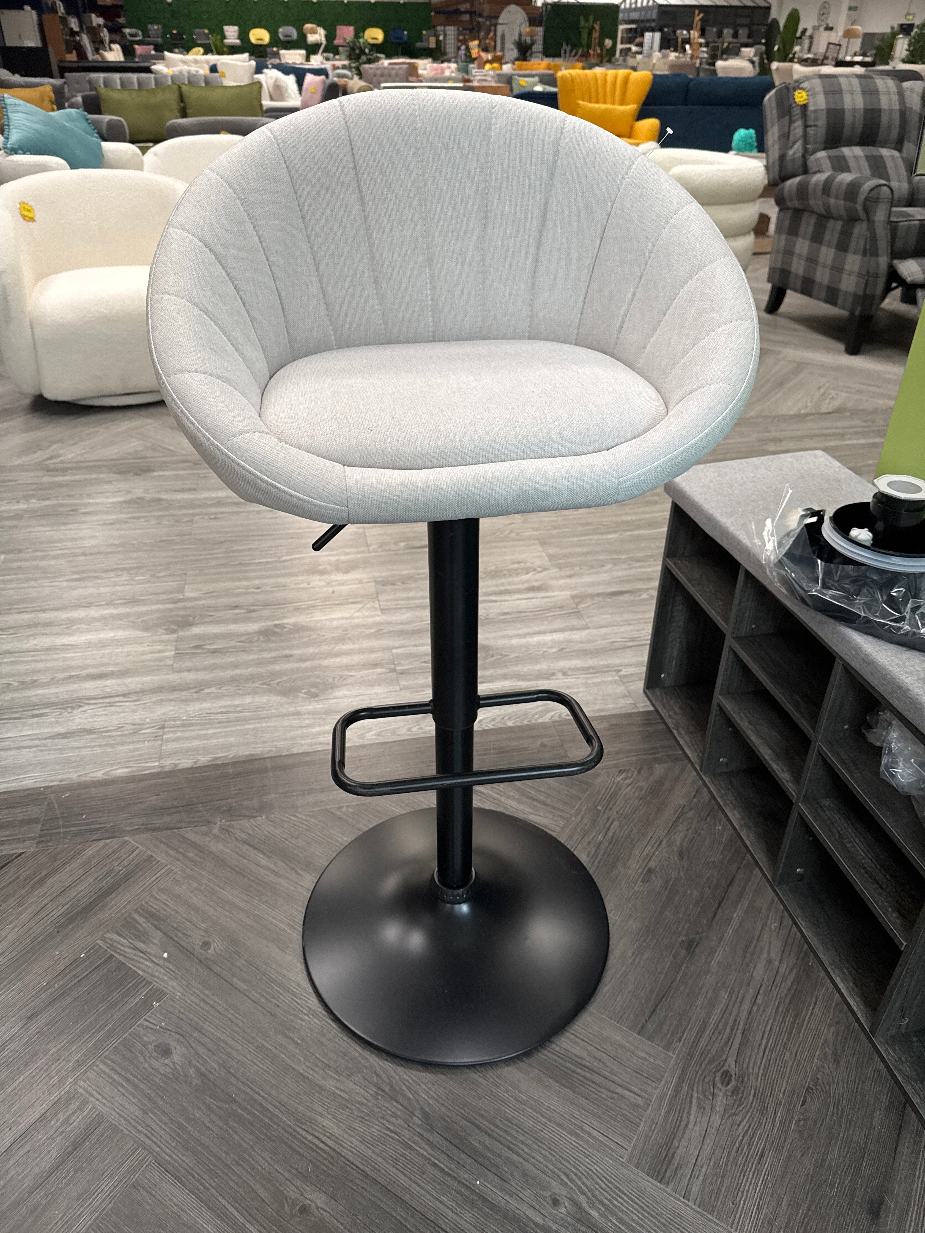 White Swivel Breakfast Bar Stool 1PC