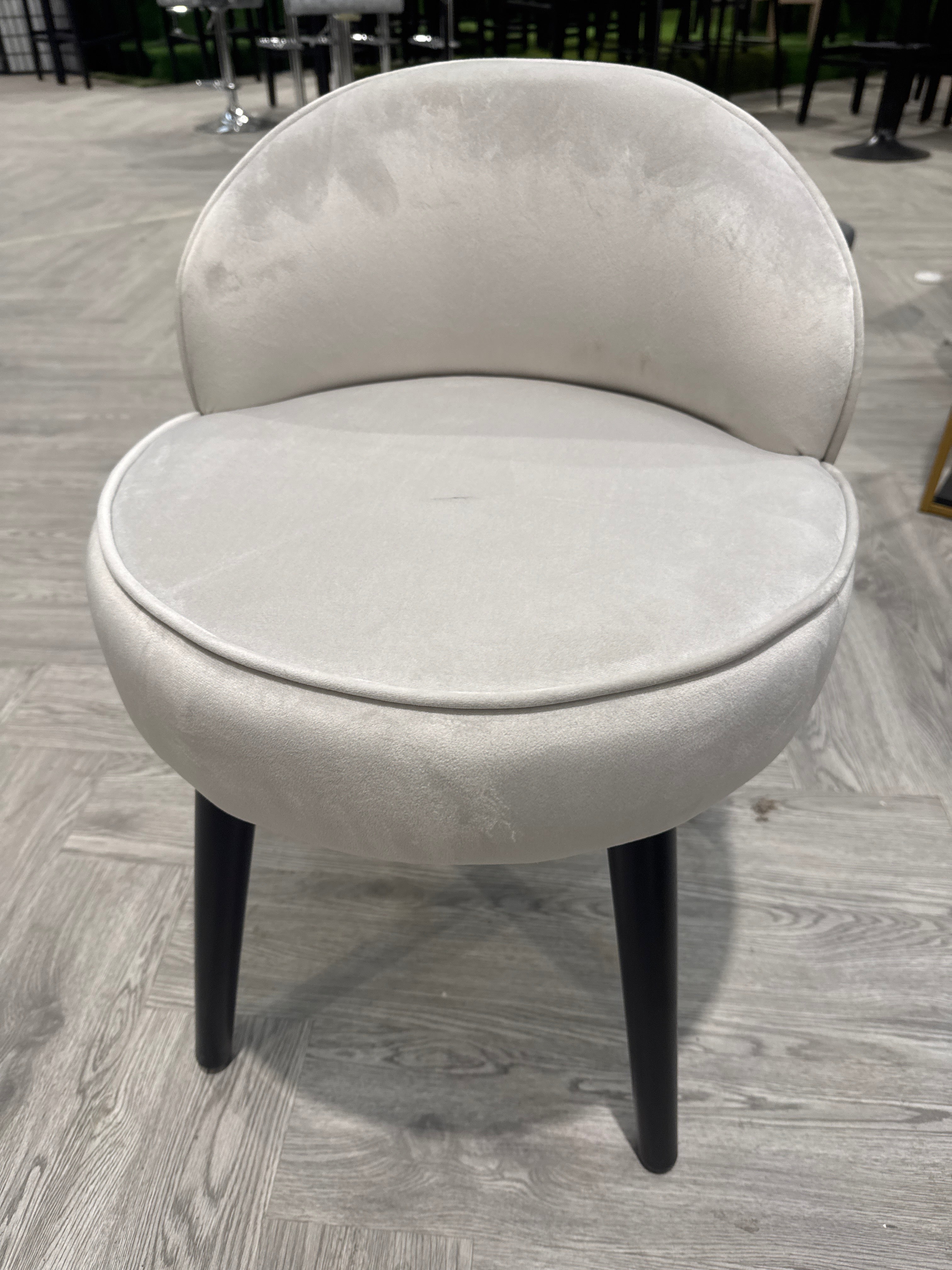 Modern Velvet Dressing Table Stool with Solid Wood Legs