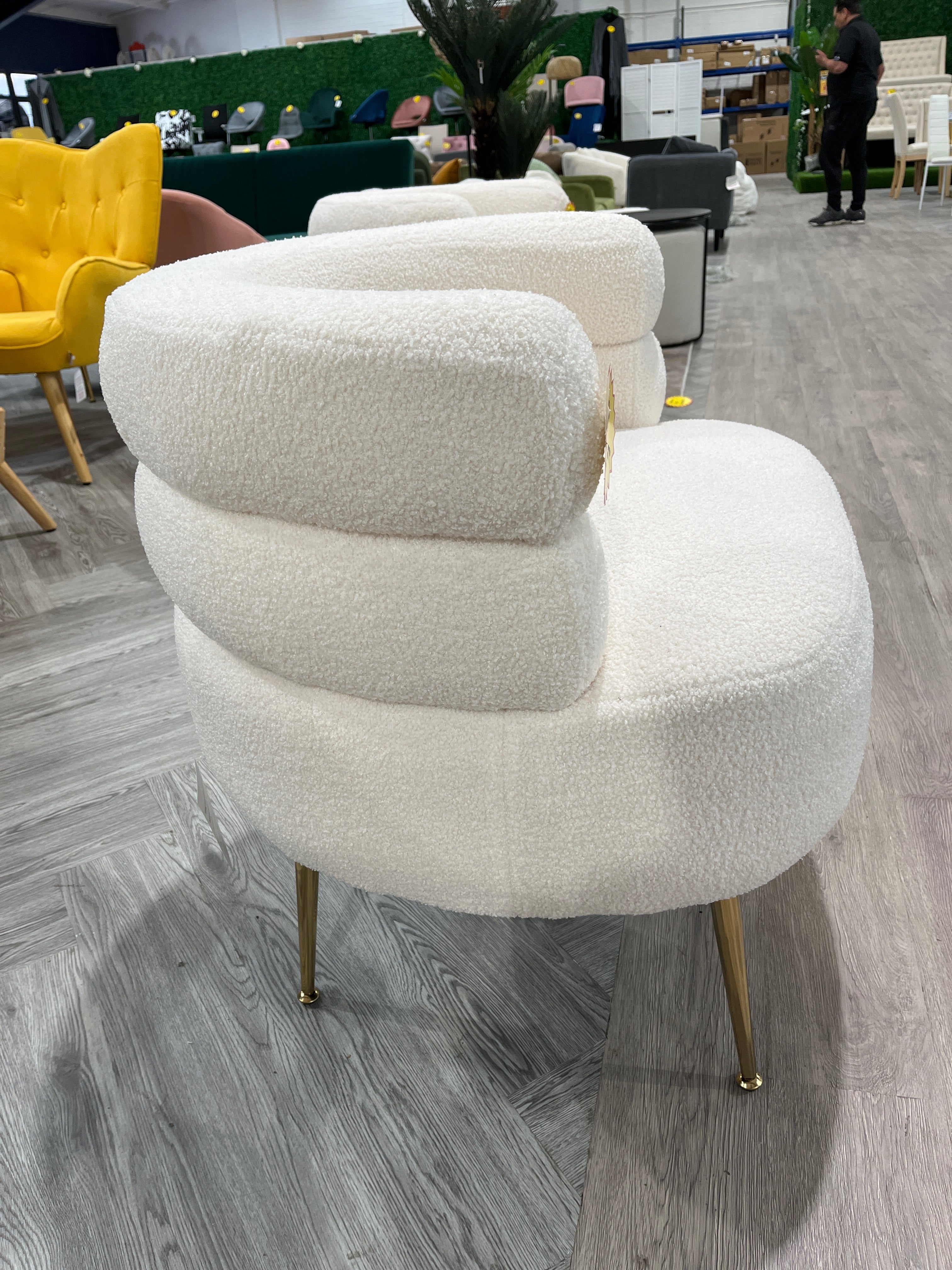 White Curved Upholstered Single Sofa Accent Chair