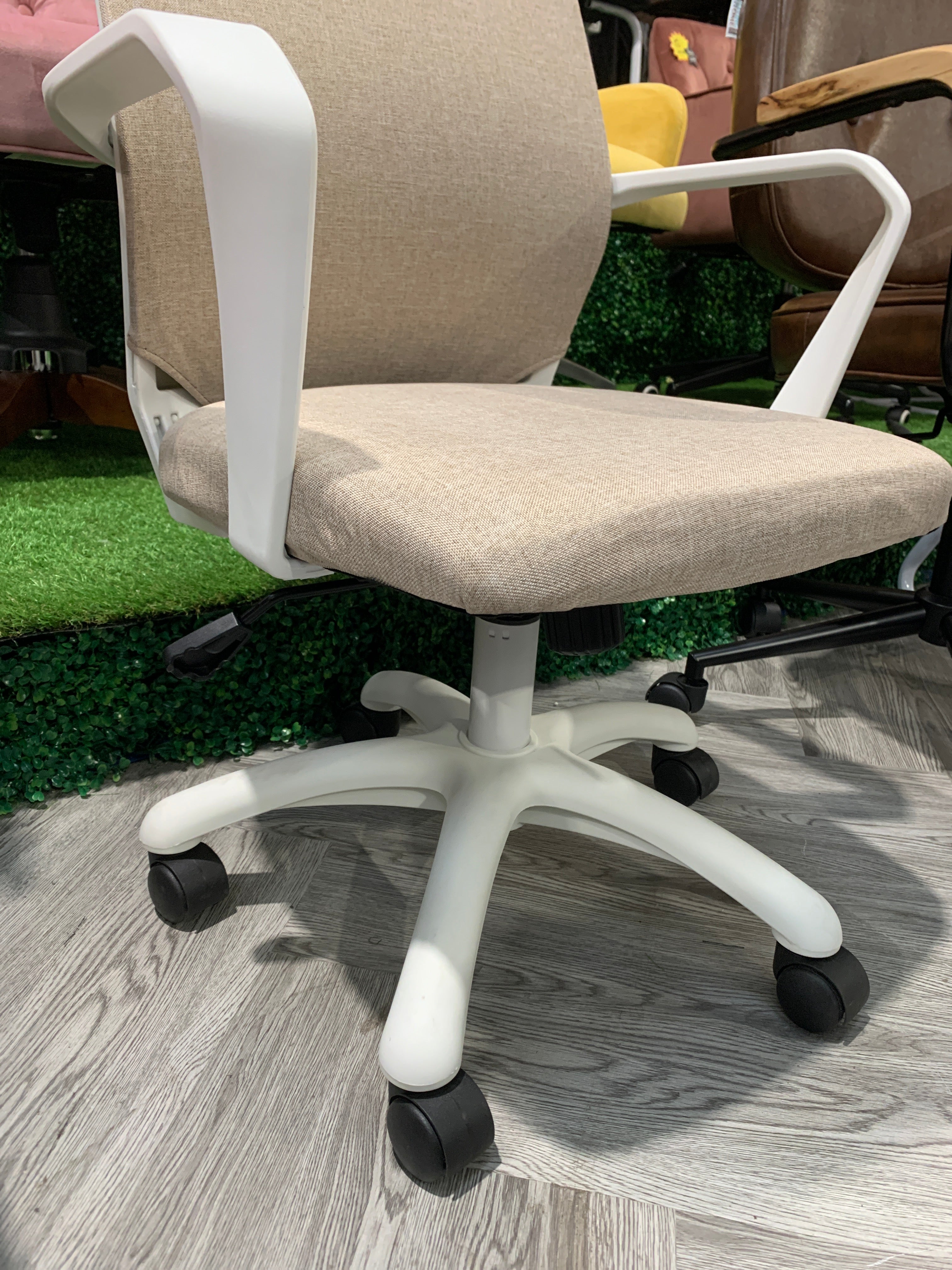 Office Chair Mesh Swivel Computer Chair for Home and Office Khaki