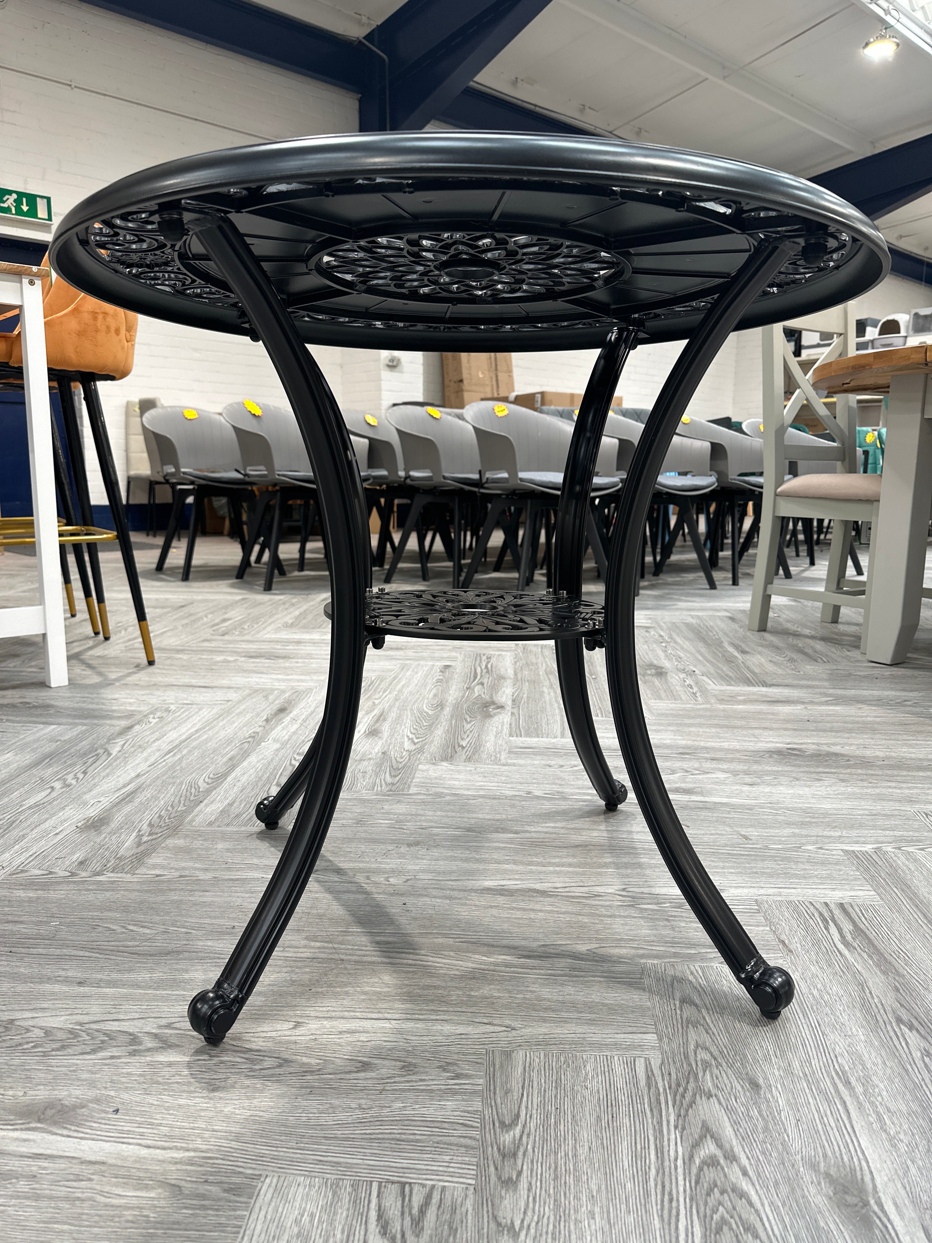 Cast Aluminium Patio Dining Table with Umbrella Hole