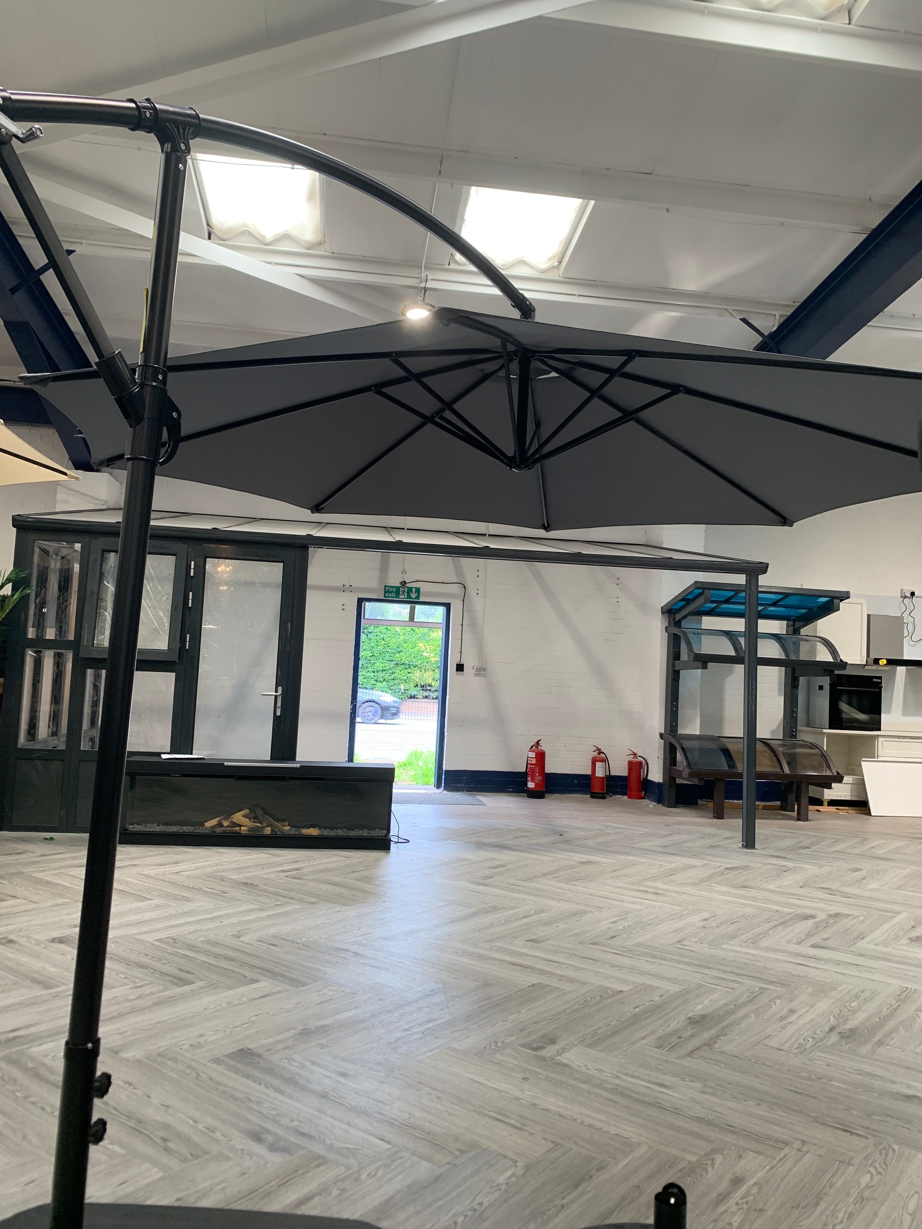 3M Large Banana Cantilever Patio Parasol for Outdoor Sunshade and Rain