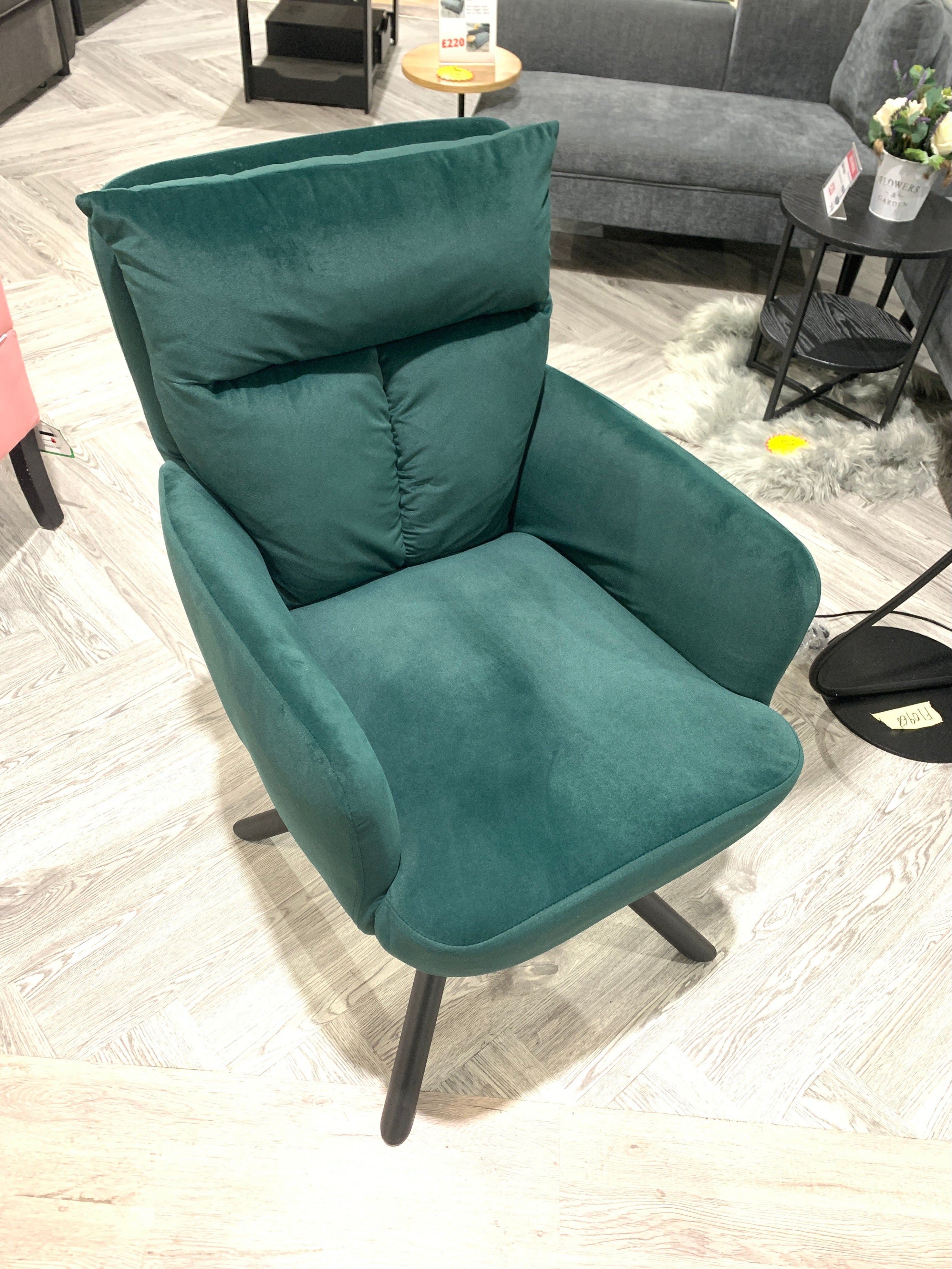 Modern Upholstered Swivel Armchair with Black Legs Green
