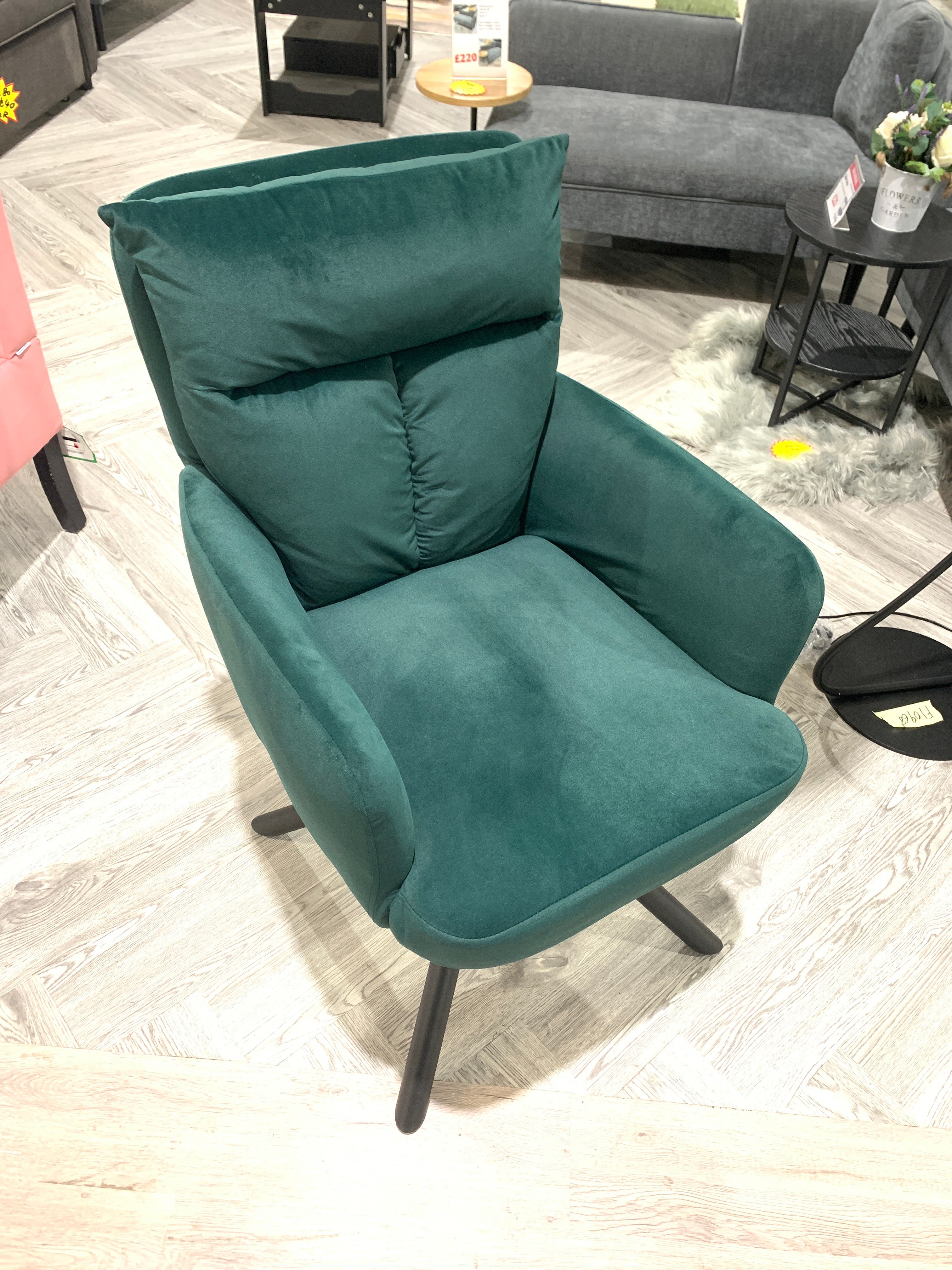 Modern Upholstered Swivel Armchair with Black Legs Green