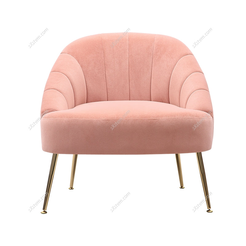 Pink Velvet Shell-Shaped Chair with Golden Metal Legs