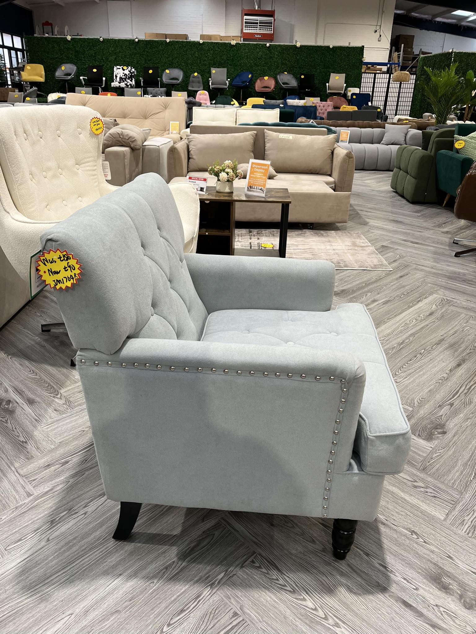 Linen Buttoned Armchair with Wooden Legs