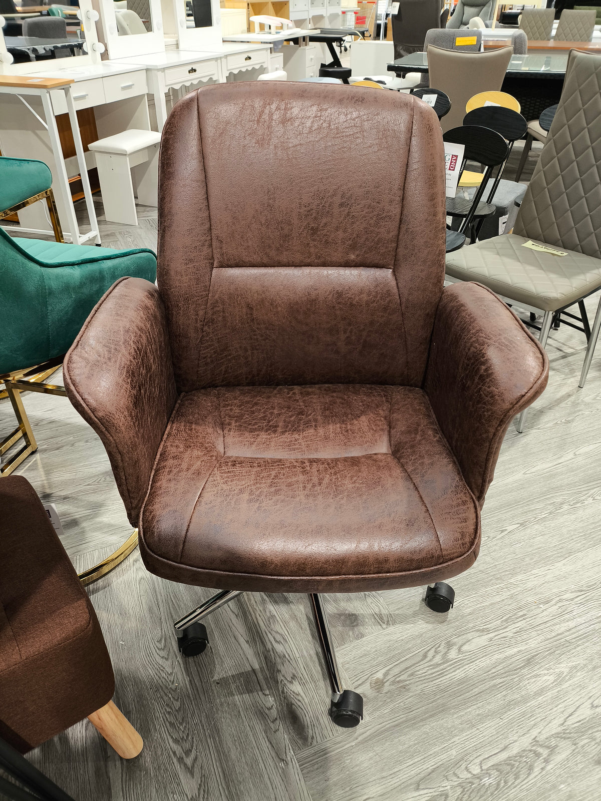 Retro Style PU Leather Office Chair With Armrests And Casters Brown